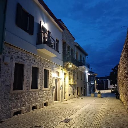 Casa En El Lago -Luxury Apartments In The Historical Center Of อิโออันนินา ภายนอก รูปภาพ