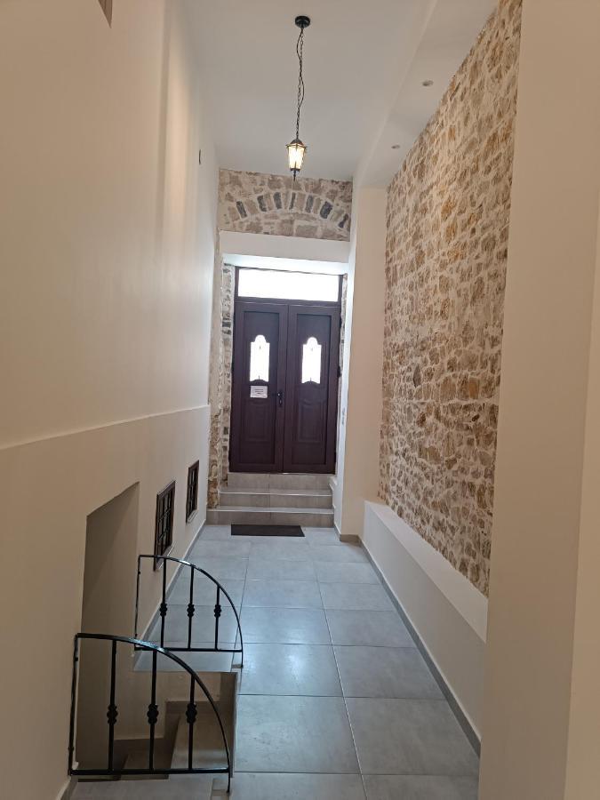 Casa En El Lago -Luxury Apartments In The Historical Center Of อิโออันนินา ภายนอก รูปภาพ